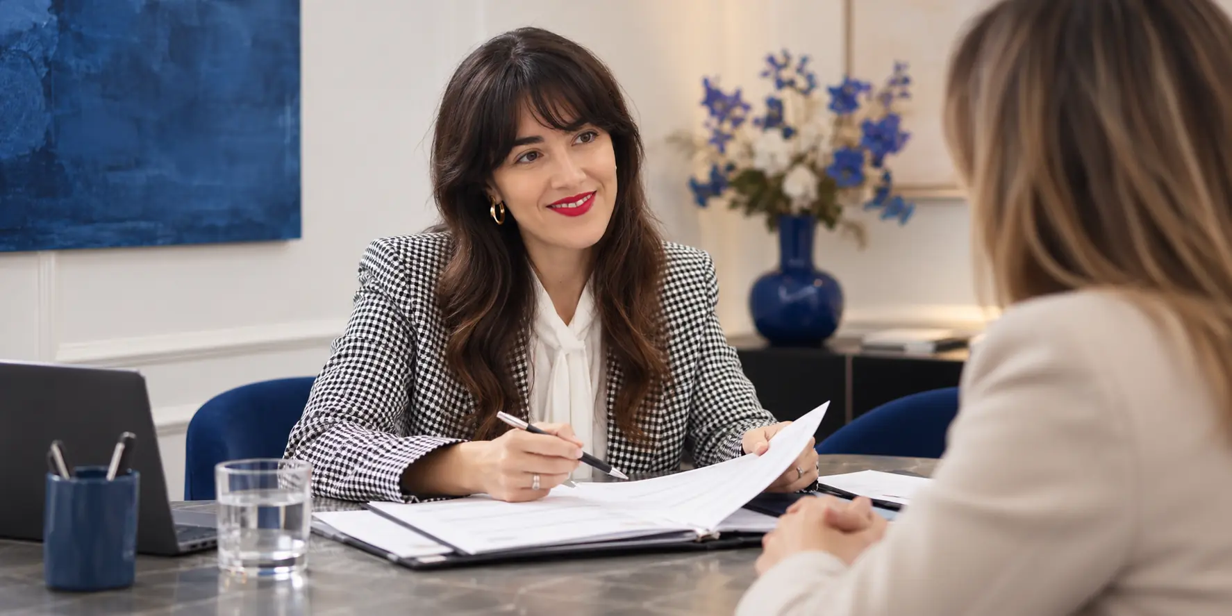 Reunión con la abogada para valorar una modificación de medidas
